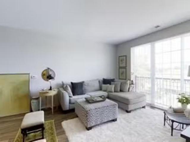 Broadway Station, 3500 Grove City Rd, Grove City 1 Bedroom.