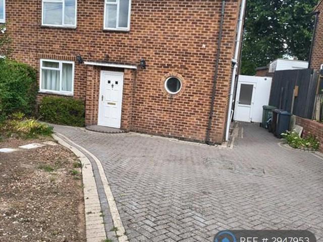 Broadwell Road, Solihull, B92 3 bed semi detached house to rent £1,500 pcm £346 pw