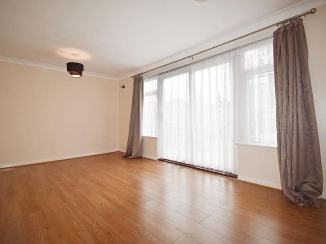 Brocas Drive, Basingstoke