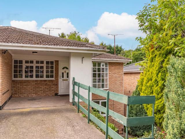 Brockmoor Close, Stourbridge, West. 3 bed semi detached house to rent £1,300 pcm £300 pw