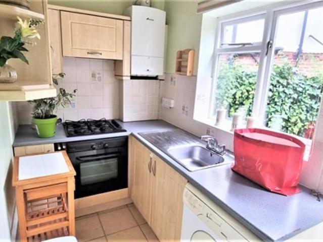 Brockenhurst Avenue, Worcester Park. 1 bed house to rent £1,800 pcm £415 pw