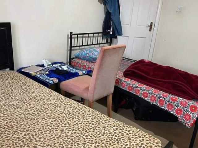 Brockenhurst Gardens, Ilford IG1 1 bed in a house share to rent £900 pcm £208 pw