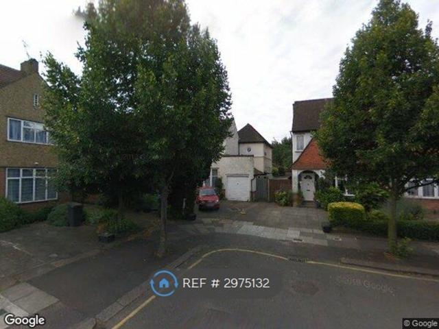 Brockenhurst Gardens, London NW7, Studio to rent, £1,000 pcm | PrimeLocation