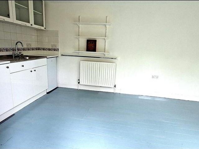 Brockenhurst Gardens, London, NW7 Studio to rent £1,150 pcm £265 pw