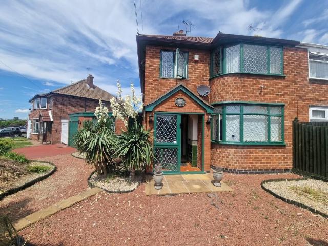 Brockenhurst Drive, Leicester LE3, 4 bed semi detached house to rent, £1,500 pcm | PrimeLocation
