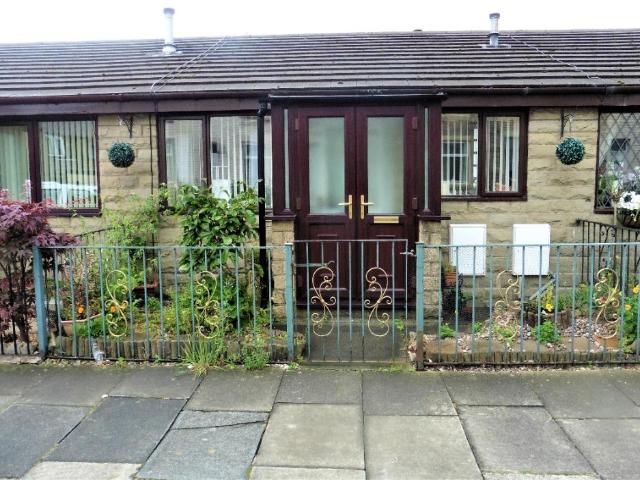 Brockenhurst Street, Burnley, BB10 2 bed bungalow to rent £675 pcm £156 pw