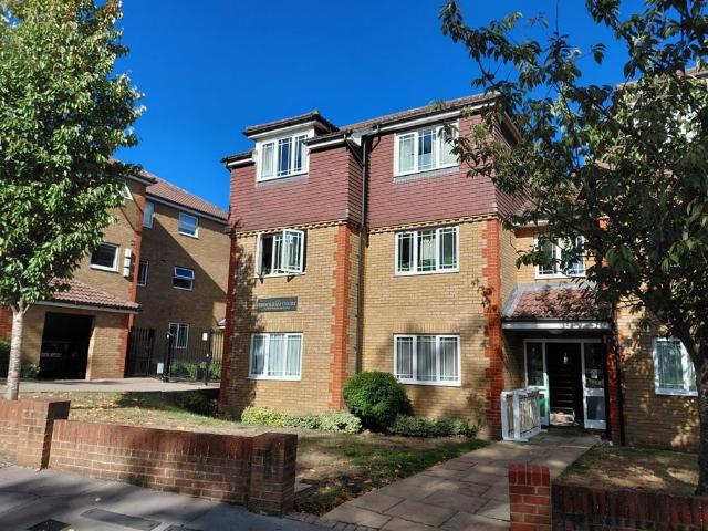 Brockham Court, Nottingham Road. 2 bed apartment to rent £1,600 pcm £369 pw