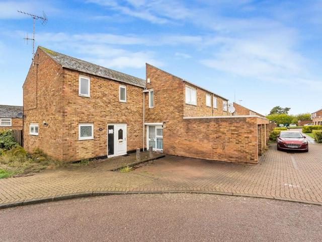 Brockles Mead, HARLOW 4 bed house to rent £2,500 pcm £577 pw