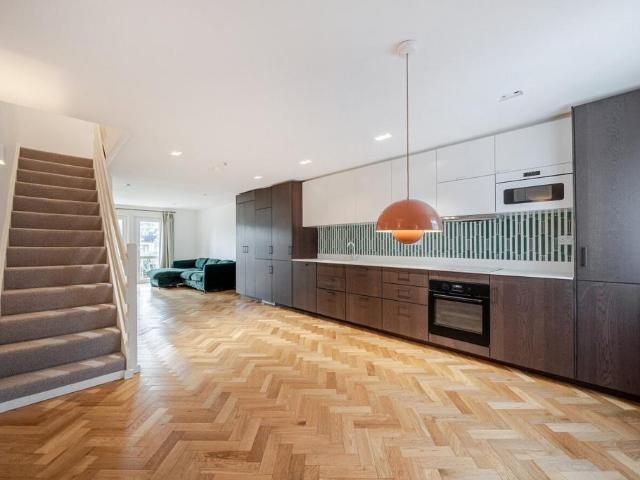 Brockley Park, Forest Hill, London, SE23 4 bed end of terrace house to rent £3,000 pcm £692 pw