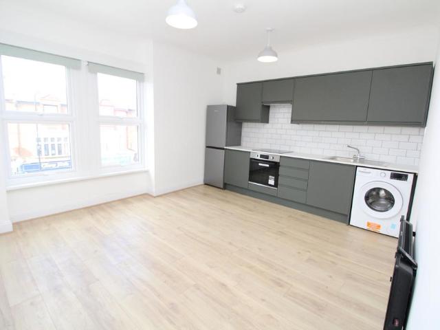 Brockley Road, Brockley SE4 1 bed flat to rent £1,650 pcm £381 pw