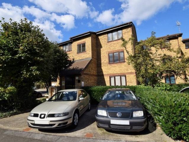 Brockway Close, London E11, 1 bed flat to rent, £1,475 pcm | PrimeLocation