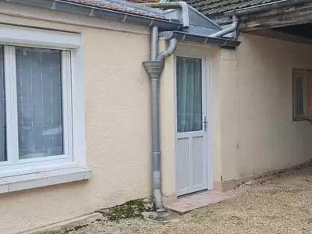 Brochon 21220 Location appartement 1 pièce t1 au dernier étage