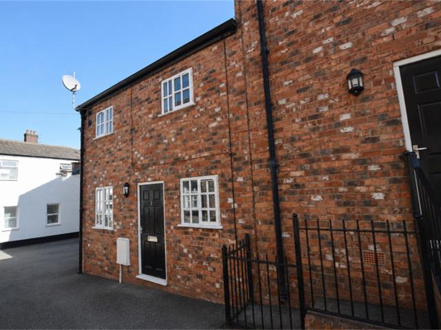 Broken Banks, Macclesfield, 2 bedroom, Terraced