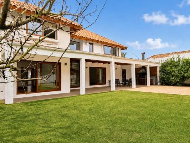 Broker Bosques 5d 5b se piscina Remodelada