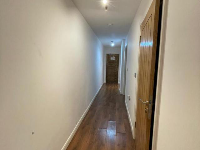 Bromham Road, Bedford MK40 2 bed flat to rent £1,300 pcm £300 pw