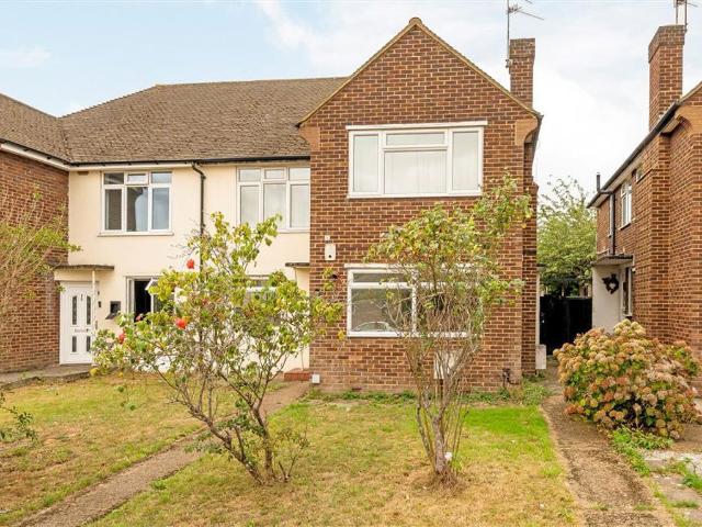Bromhedge, Eltham SE9, 2 bed flat to rent, £1,900 pcm | PrimeLocation