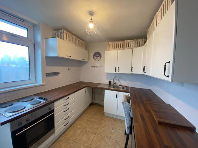 Bromley High Street, London E3 2 bed flat to rent £2,600 pcm £600 pw