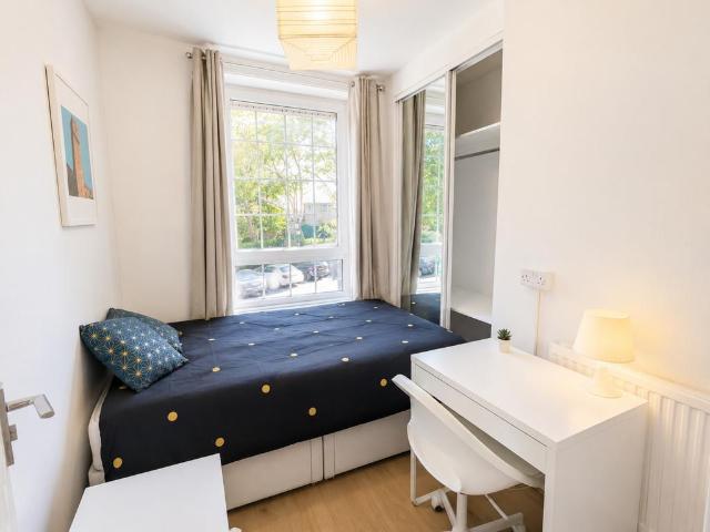 Bromley High Street 5 bed flat share to rent £900 pcm £208 pw