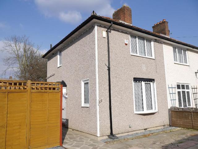 Bromley, Kent BR1 2 bed end of terrace house to rent £2,000 pcm £462 pw