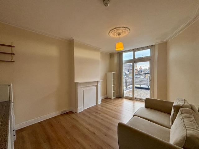 Bromley Road, Beckenham BR3, 1 bed flat to rent, £1,300 pcm | PrimeLocation