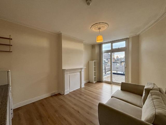 Bromley Road, Beckenham, BR3 1 bed flat to rent £1,300 pcm £300 pw
