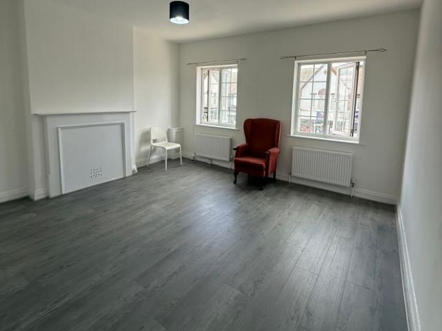 Bromley Road, Bromley Kent BR1, 1 bed flat to rent, £1,500 pcm | PrimeLocation