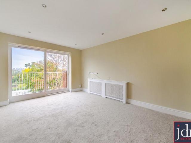 Bromley Road, Shortlands, Bromley, BR2 1 bed apartment to rent £1,400 pcm £323 pw