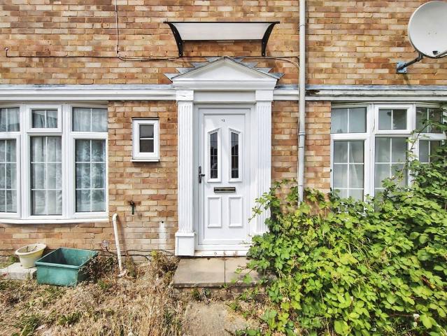 Brompton Close, Hounslow TW4, 3 bed terraced house to rent, £2,100 pcm | PrimeLocation