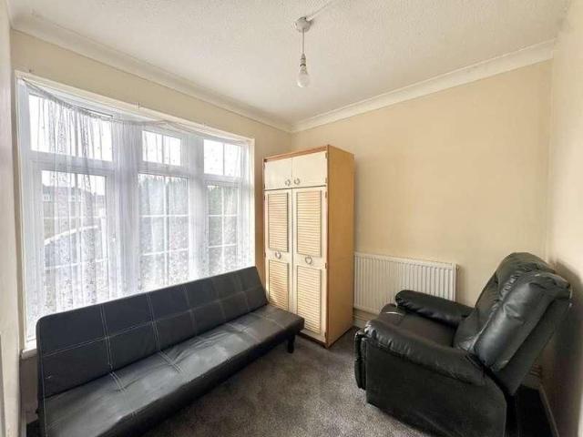 Brompton Close, Hounslow, TW4
