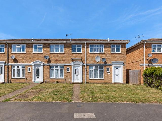 Brompton Close, Isleworth TW4, 3 bed property to rent, £2,200 pcm | PrimeLocation
