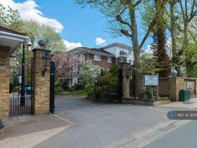 Brompton Park Crescent, London, SW6 2 bed flat to rent £2,795 pcm £645 pw