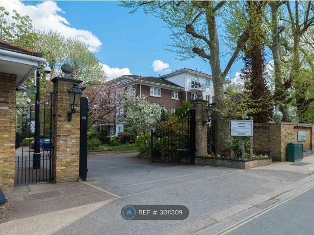 Brompton Park Crescent, London SW6, 2 bed flat to rent, £2,782 pcm | PrimeLocation