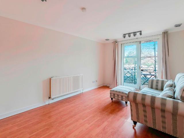 Brompton Park Crescent SW6, 2 bed flat to rent, £2,700 pcm | PrimeLocation