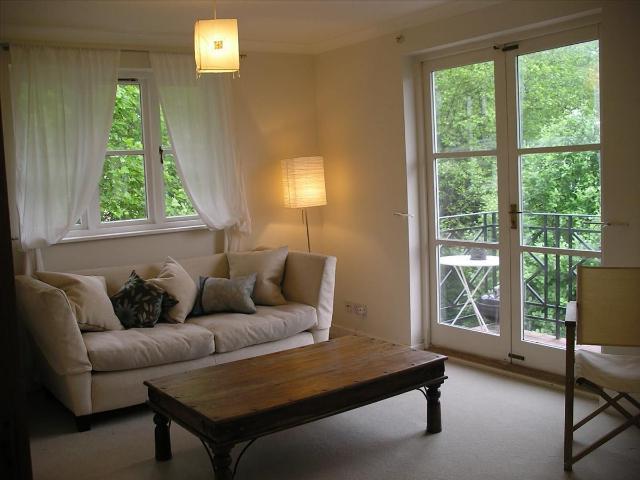 Brompton Park Cresent, London SW6, 1 bed flat to rent, £2,400 pcm | PrimeLocation