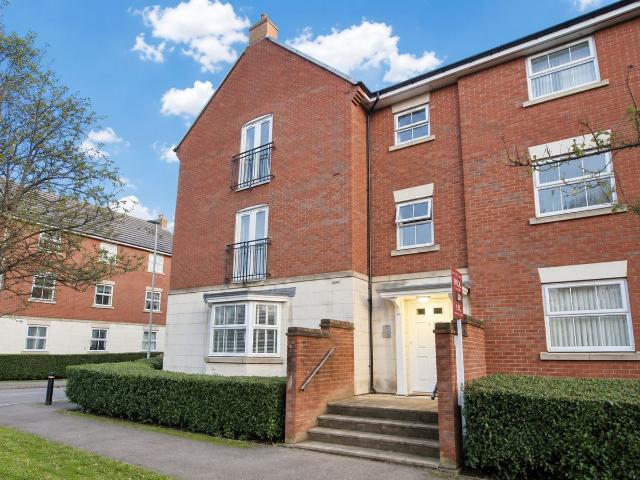 Brompton Road, Hamilton LE5, 2 bed flat to rent, £950 pcm | PrimeLocation