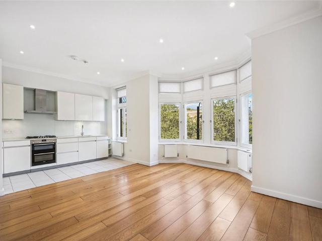 Brompton Road, London, SW3 1 bed apartment to rent £3,532 pcm £815 pw