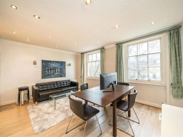 Brompton Square, London SW3 1 bed flat to rent £2,998 pcm £692 pw