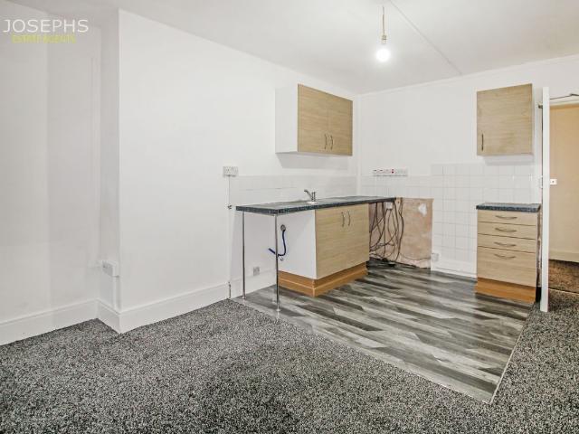 Bromwich Street, Bolton BL2, 1 bed flat to rent, £500 pcm | PrimeLocation