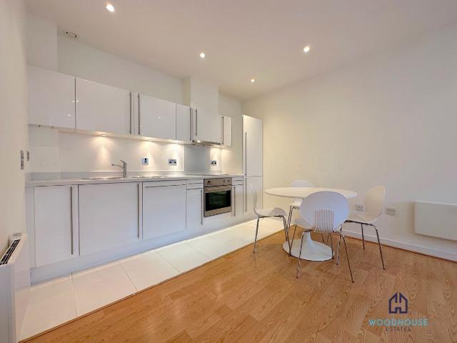 Bromyard Avenue, Acton W3, 1 bed flat to rent, £1,750 pcm | PrimeLocation