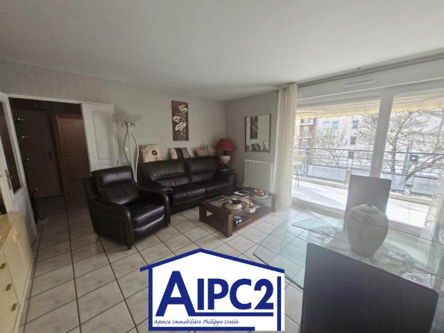BRON CENTRE APPARTEMENT TYPE 2 avec terrasse