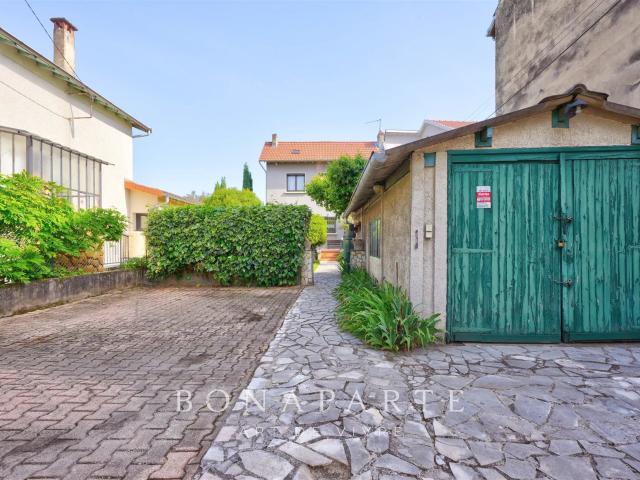 Bron / Centre Maison De Ville / 2 Chambres Jardin Et Gar. 69m² Bron