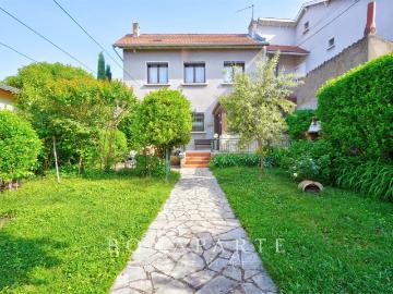 Bron / Centre Maison De Ville / 2 Chambres Jardin Et Gar. 69m² Bron