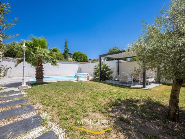 BRON Centre Rare Magnifique et grande maison T5 de 212m2 avec piscine et jardin dans secteur prisé et pavillonnaire