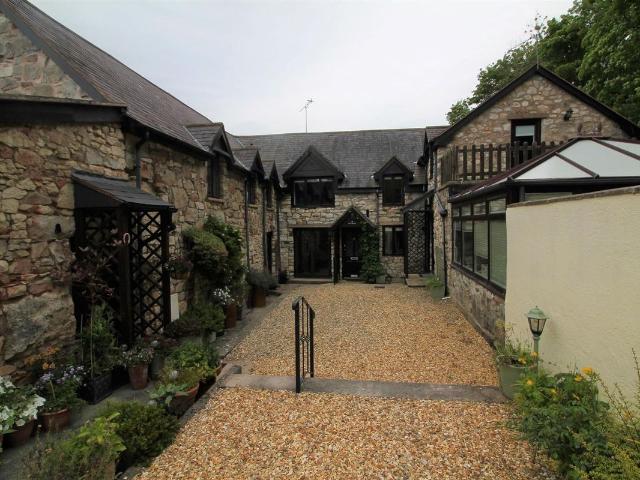 Bron Y Berllan Mews, Tan Y Fron Road, Abergele LL22, 2 bed cottage to rent, £875 pcm | PrimeLocation