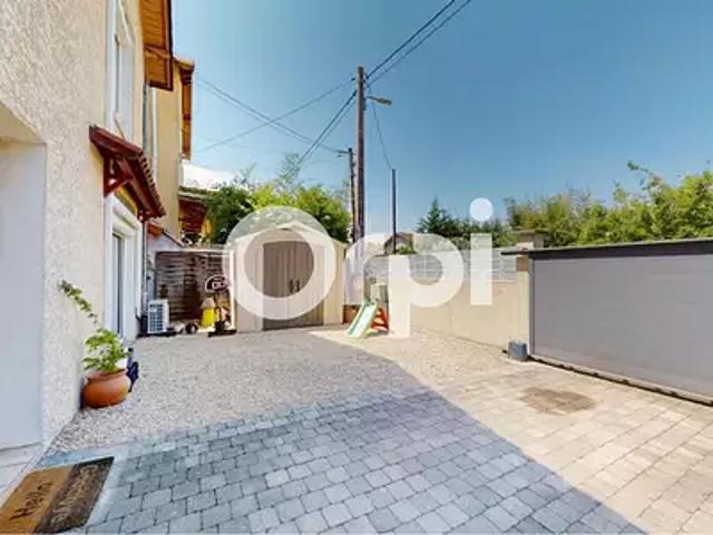Bron 69500 Achat / Vente maison 5 pièces t5 jardin terrasse
