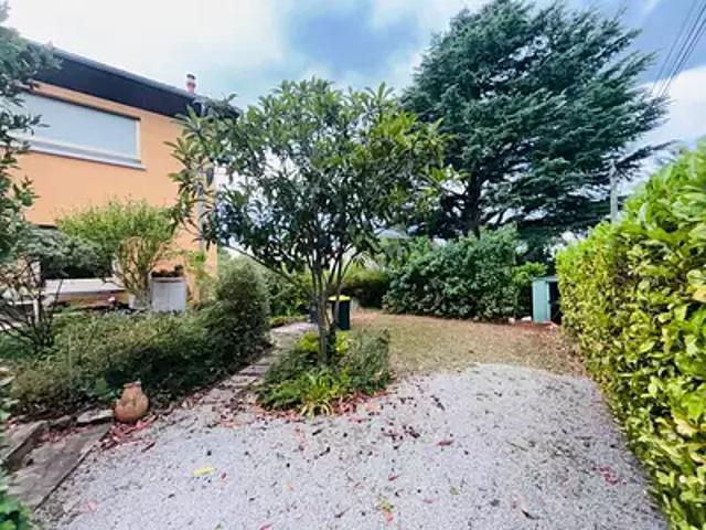 Bron 69500 Achat / Vente maison 8 pièces t8 piscine jardin