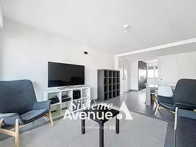 Bron 69500 Achat / Vente appartement 3 pièces t3 au dernier étage cave