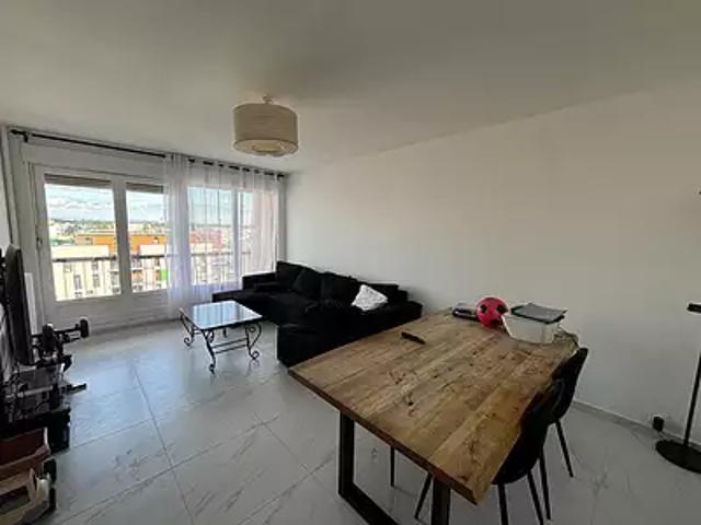 Bron 69500 Achat / Vente appartement 4 pièces t4 cave