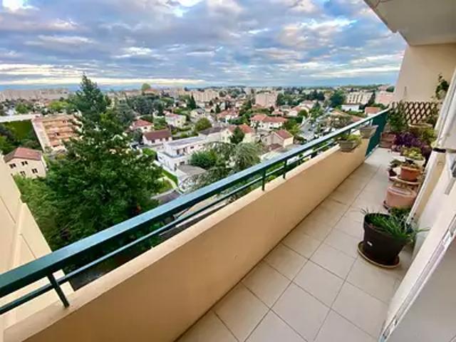 Bron 69500 Achat / Vente appartement 4 pièces t4 jardin cave