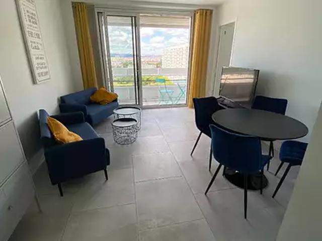 Bron 69500 Location appartement 5 pièces t5 terrasse